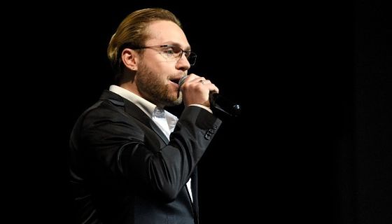 Спектакль «Убегая от тебя», Ноябрьск