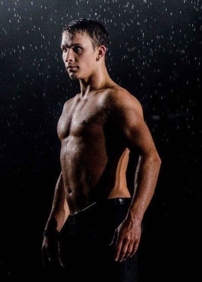 Шоу под дождём V. Признание в любви