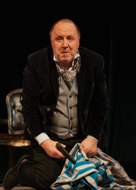 Спектакль «Фальшивая нота»